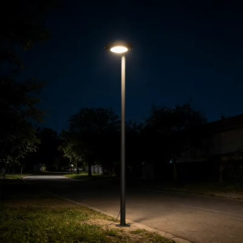 Lampa ogrodowa LED ze stalowym – Outdoor Lighting The Range recenzja i cena